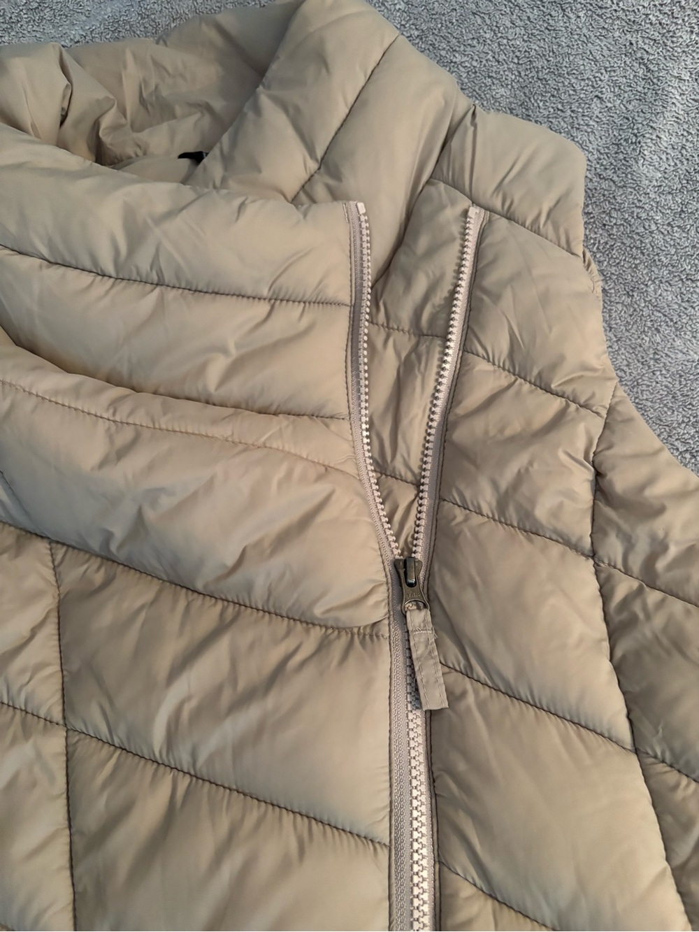 Nicole Miller Puffer Vest Asymmetrical Zip Large Beige Quilted - Picture 8 of 9